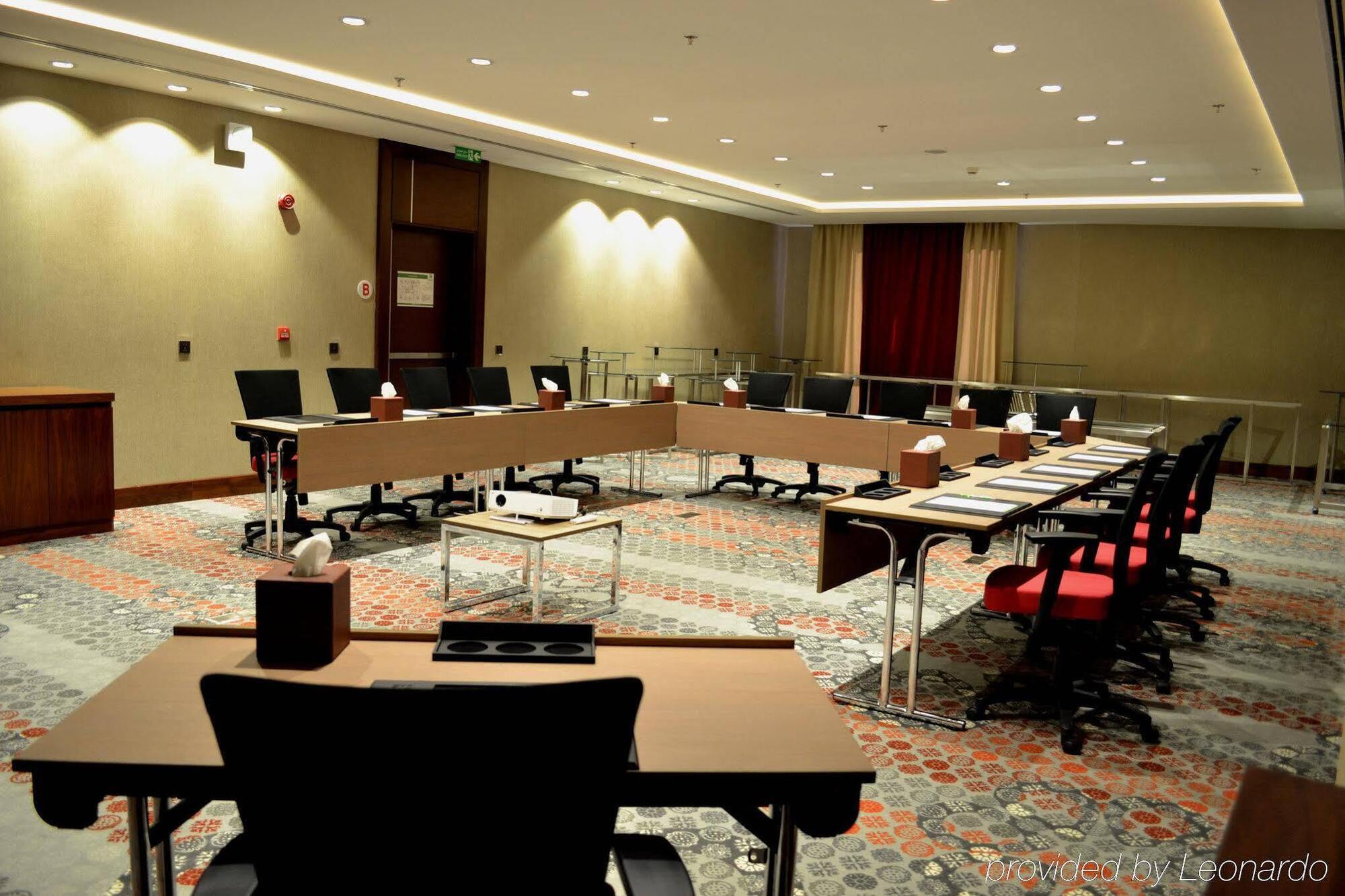 Holiday Inn Jeddah Gateway By Ihg Exterior photo
